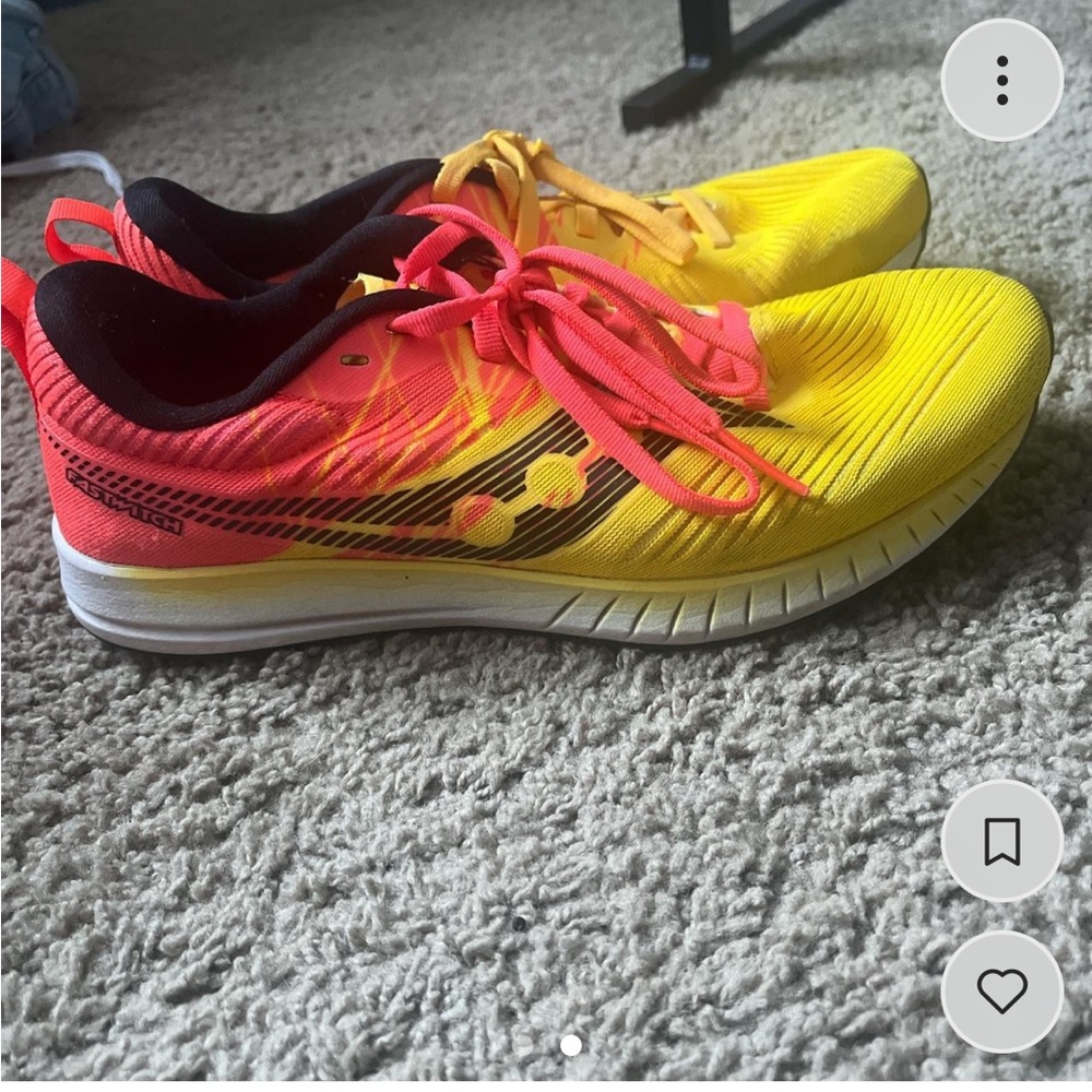 Saucony fast twitch running flats